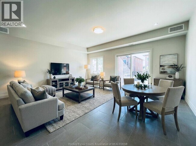 Photo du bâtiment - 233 Watson Ave