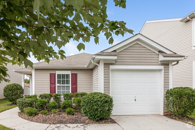 Building Photo - 2434 Buckleigh Dr