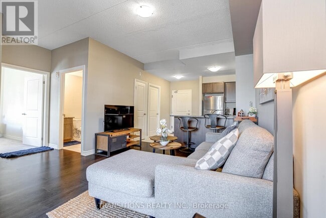 Building Photo - 620 Sauve St