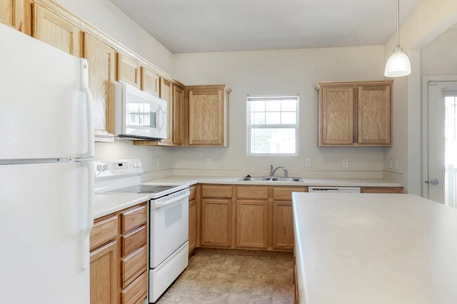 Building Photo - Mansions at Jordan Creek
