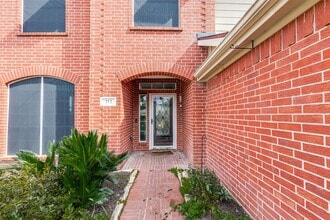 Building Photo - 212 Cedar Branch Dr