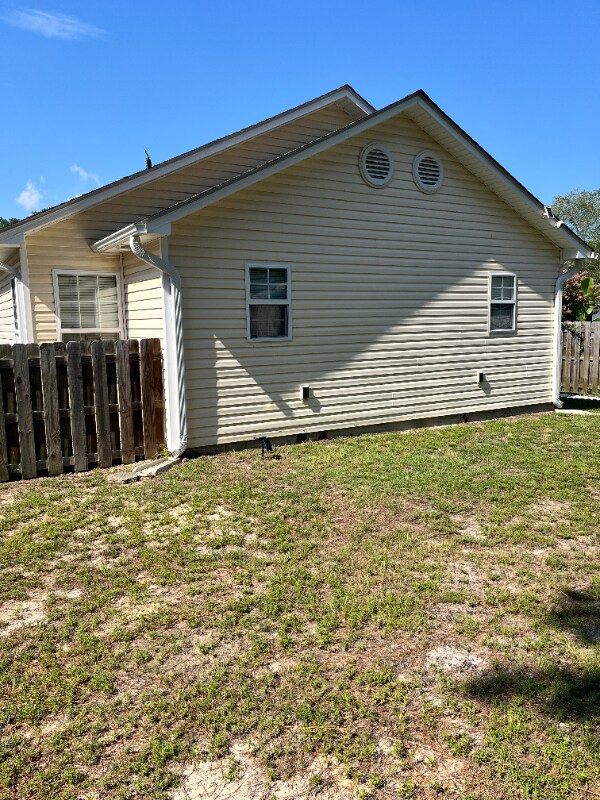 Building Photo - 226 Dobbs St