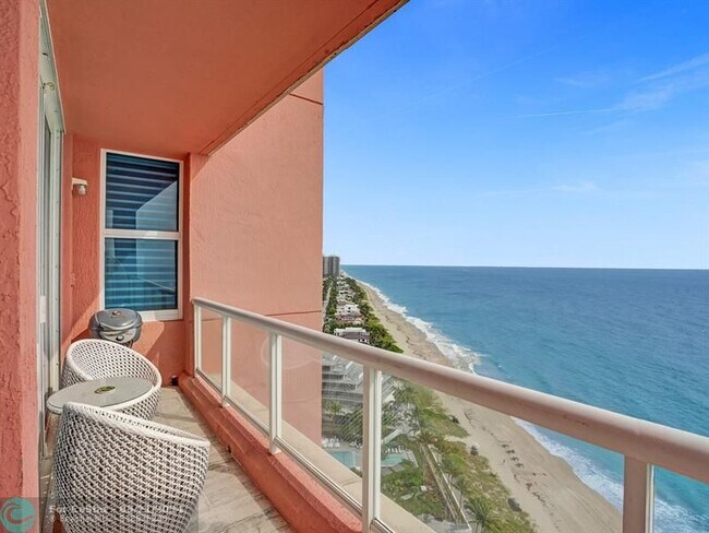 Building Photo - 2110 N Ocean Blvd