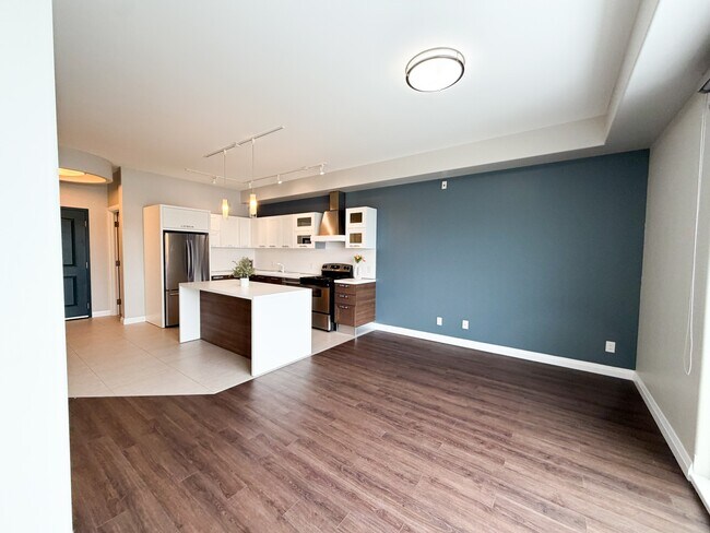 Building Photo - 347 Hyland Dr