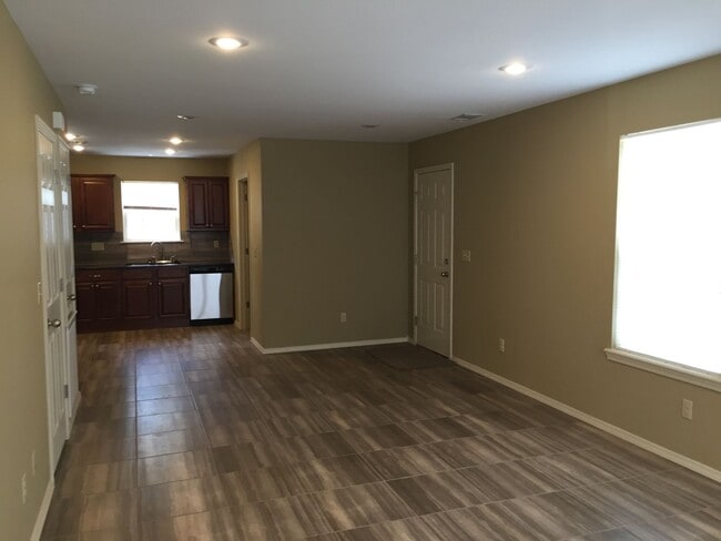Building Photo - 209 N Independence Ave