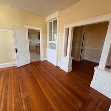 Building Photo - 46 Armandine St