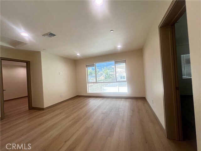 Foto del edificio - 1514 E Woodbury Rd