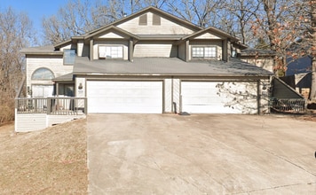 Building Photo - 2944-2946 E Sterling Ct