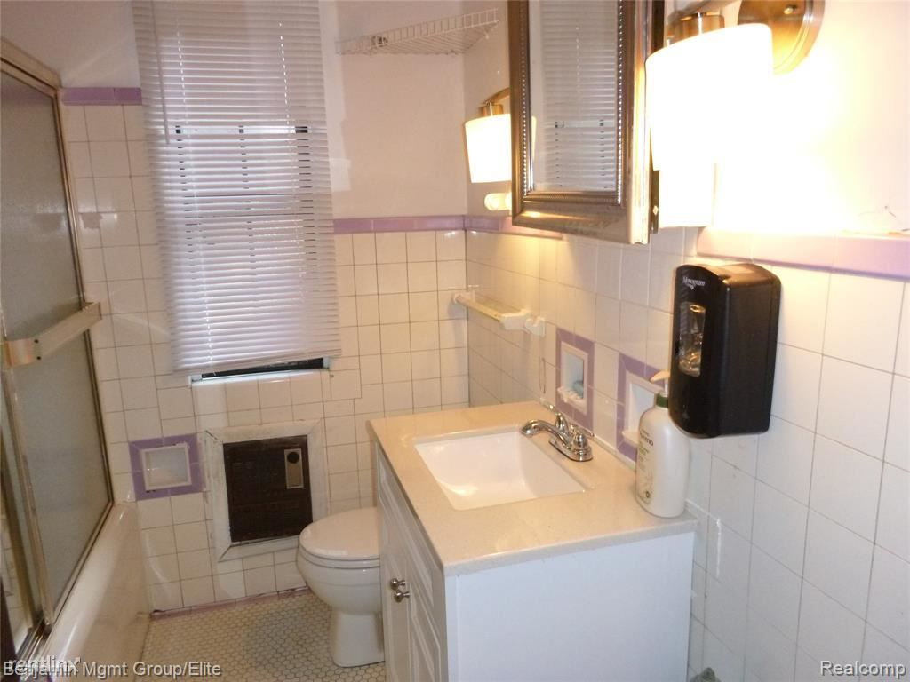 Building Photo - 1 br, 1 bath  - 4715 Courville St Unit 3