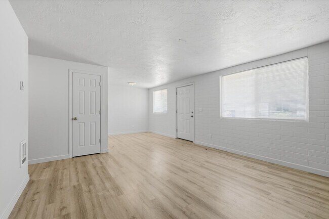 Foto del edificio - 3114 Iowa Ave