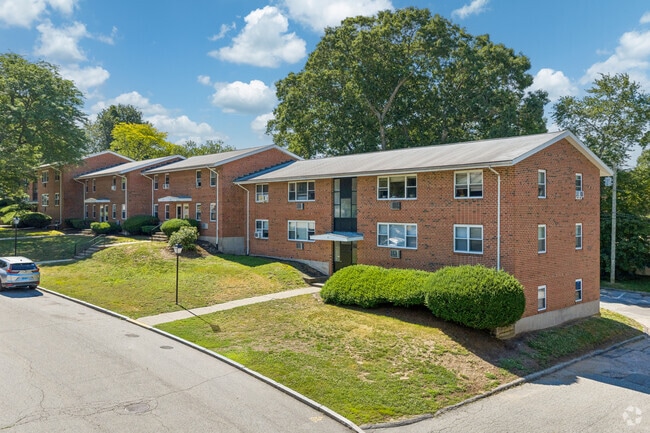 Building Photo - Villages at Shore Landing