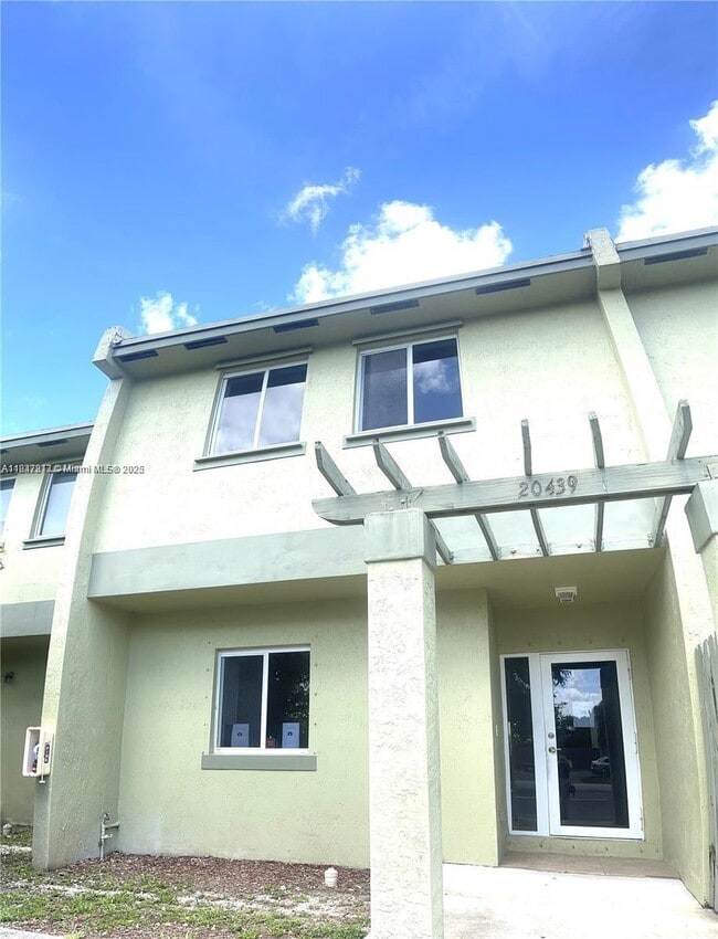 Building Photo - 20439 NW 15th Ave