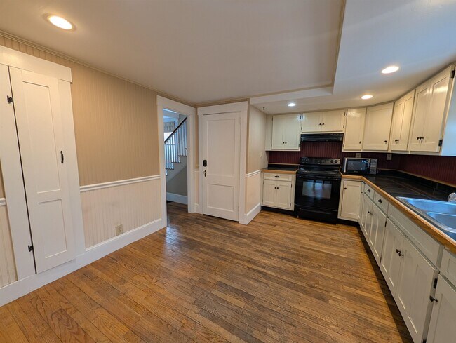 Foto del edificio - 30 Pleasant St