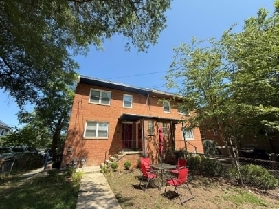 Photo - 864 Bellevue Cir SE House