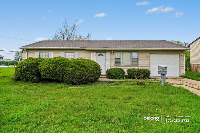 Building Photo - 631 Andover St
