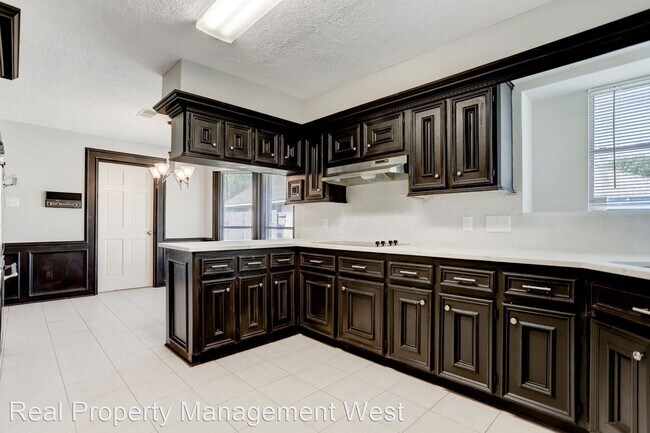 Building Photo - 4 br, 2.5 bath House - 810 Millpond Drive