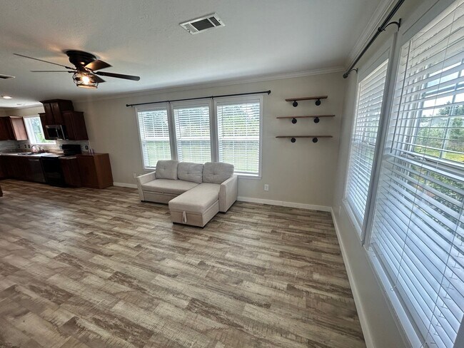 Foto del edificio - 7407 Sweetbriar Rd