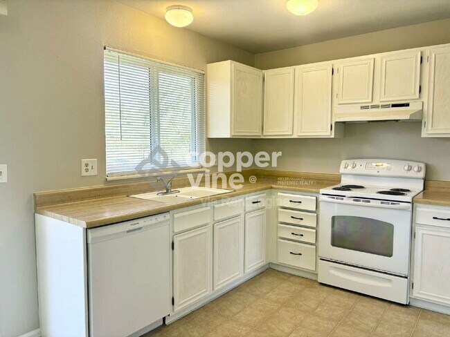 Building Photo - 1479 Taft Pl