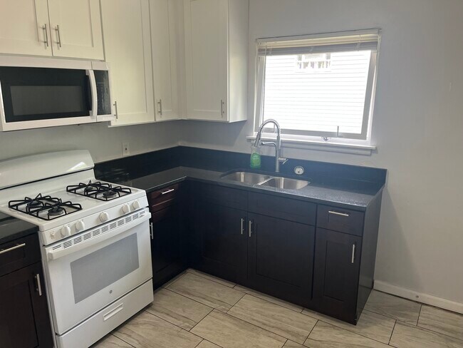 Foto del edificio - 4191 Pierce St