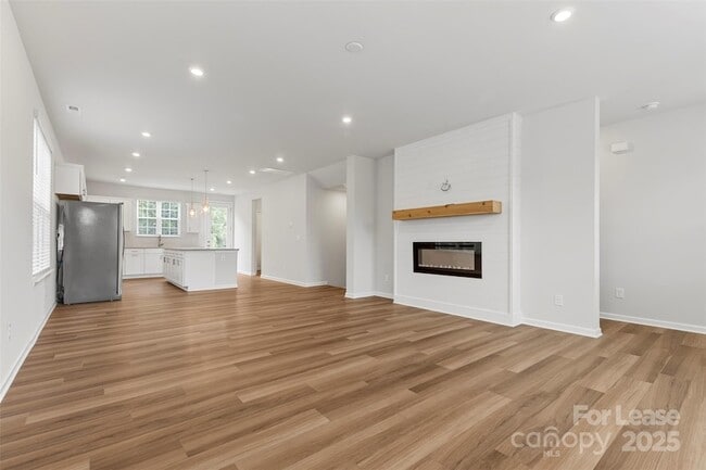 Building Photo - 10138 Hemingway Pl