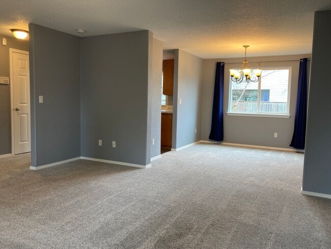 Building Photo - Four Bedroom Home in Keizer