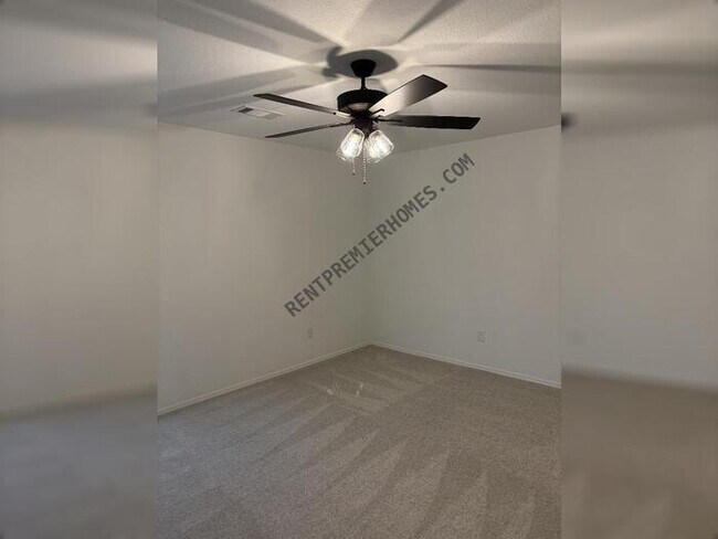 Foto del edificio - 122 Powder River Dr