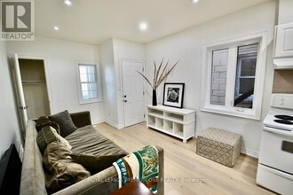 Building Photo - 312 Rustic Rd