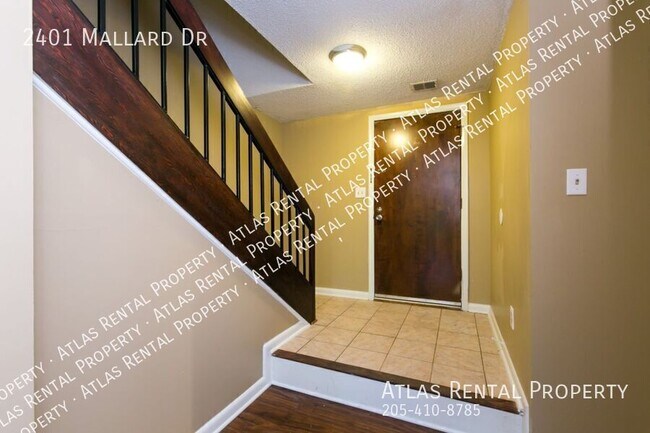 Building Photo - 2401 Mallard Dr