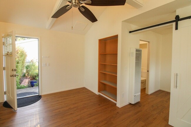 Building Photo - 2067-2071 Story St