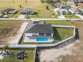 Building Photo - 1639 NW 33rd Ave