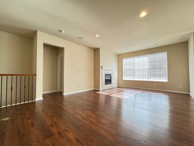 Building Photo - Beautiful Home in Rigden Farms