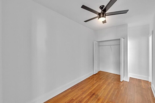 Foto del edificio - 529 NE 66th St