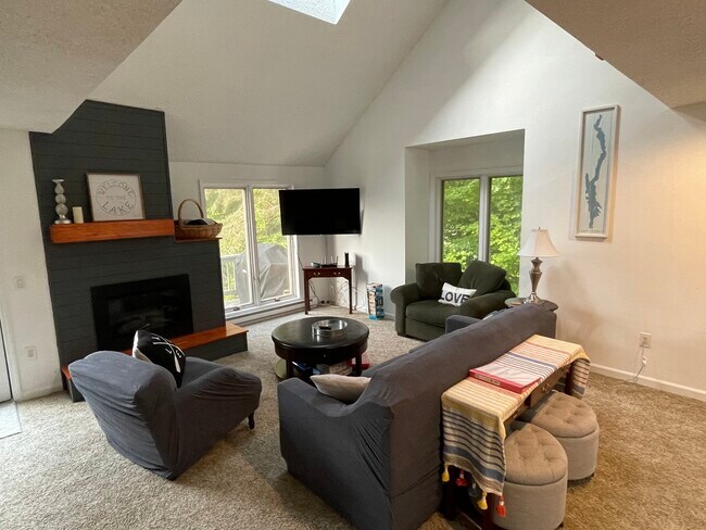 Foto del edificio - 1 Juniper Hill Dr