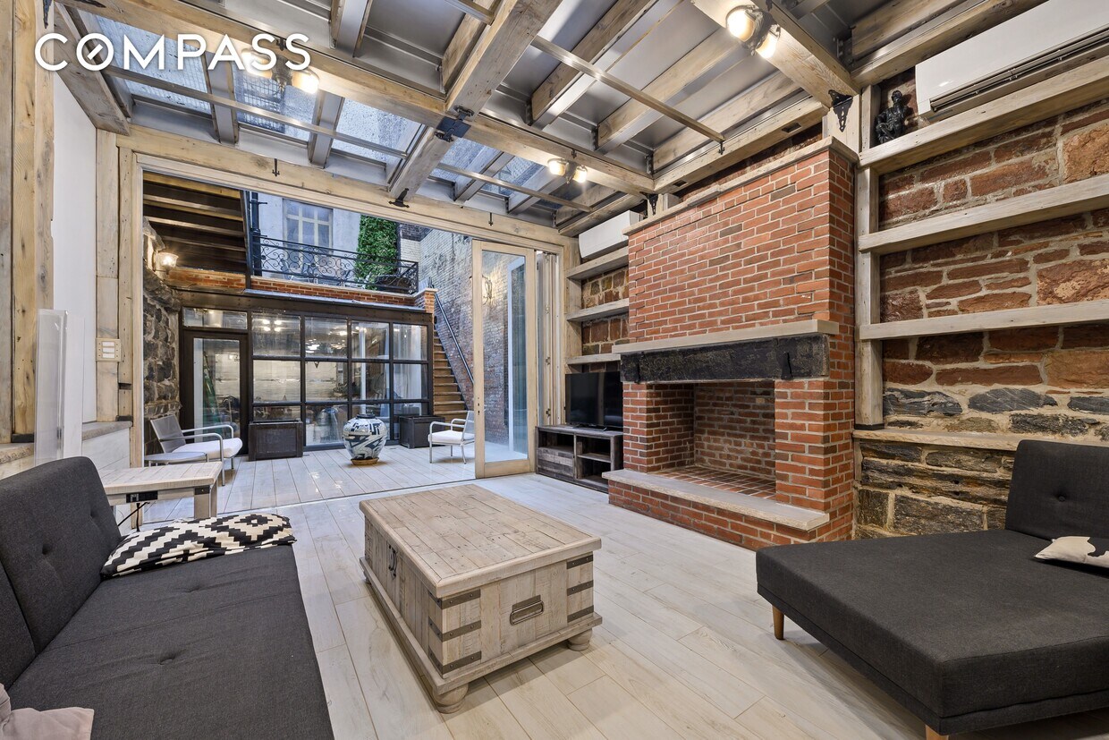 35 Perry St Unit GRNDDPLX, New York, NY 10014 Room for Rent in New