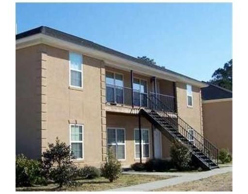 Primary Photo - 22 E Dubois St