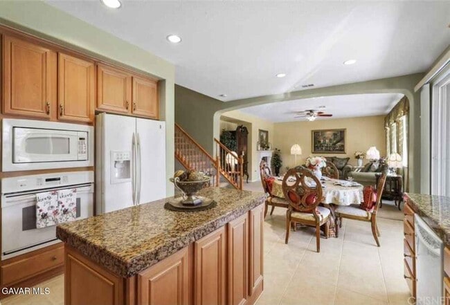 Foto del edificio - 2406 Loganberry Cir