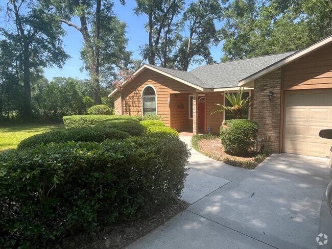 Building Photo - 17026 Southside Ct