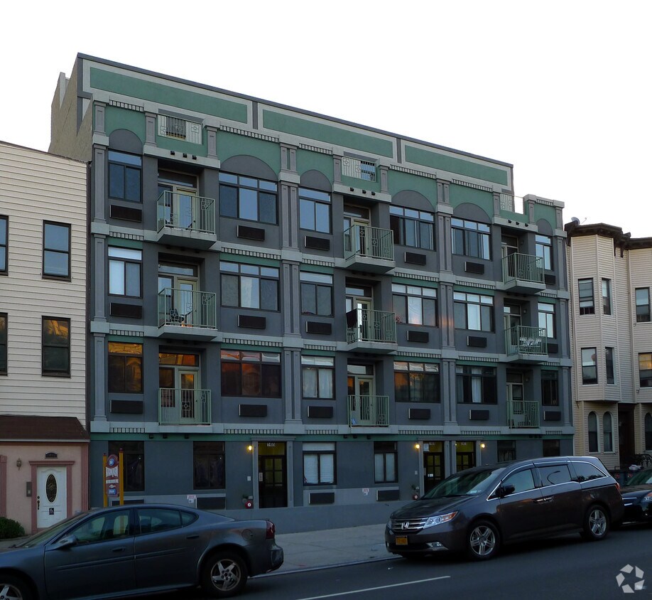 Building Photo - 1471  Bushwick AVe