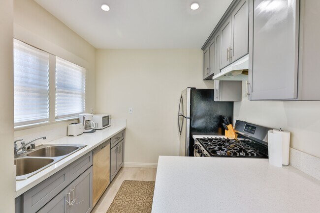 Foto del edificio - 821 Chestnut Ave