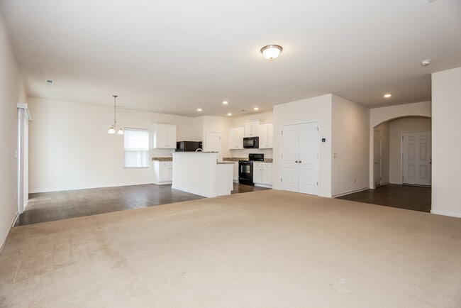 Building Photo - 2804 Yurman Rd