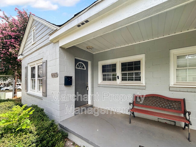 Building Photo - 667 Ravenel St