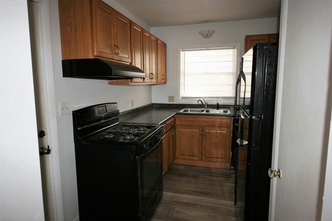 Foto del edificio - Cozy 3 bedroom home in Bettendorf-6 month ...