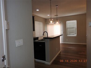 Building Photo - 8416 W Viansa Loma Ave