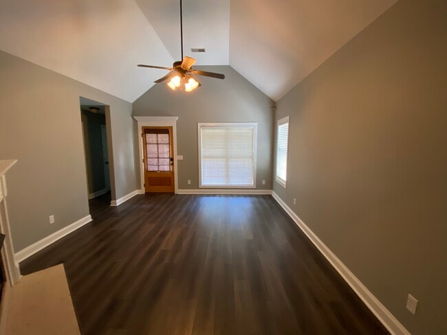 Foto del edificio - 5210 Red Valley Rd