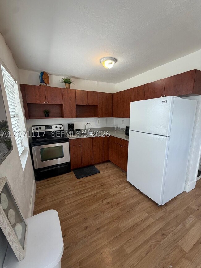 Foto del edificio - 127 NW 47th St