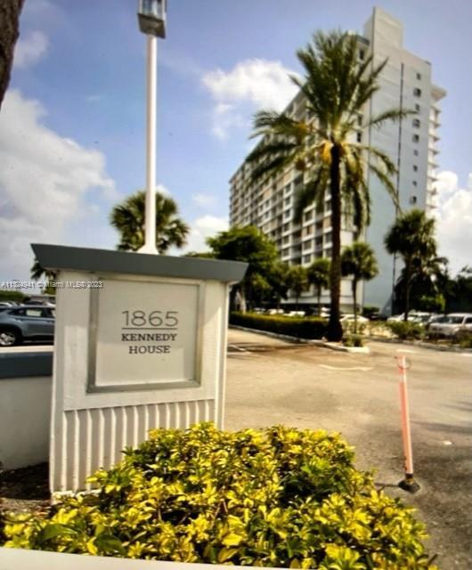 Foto principal - 1865 79th Street Causeway