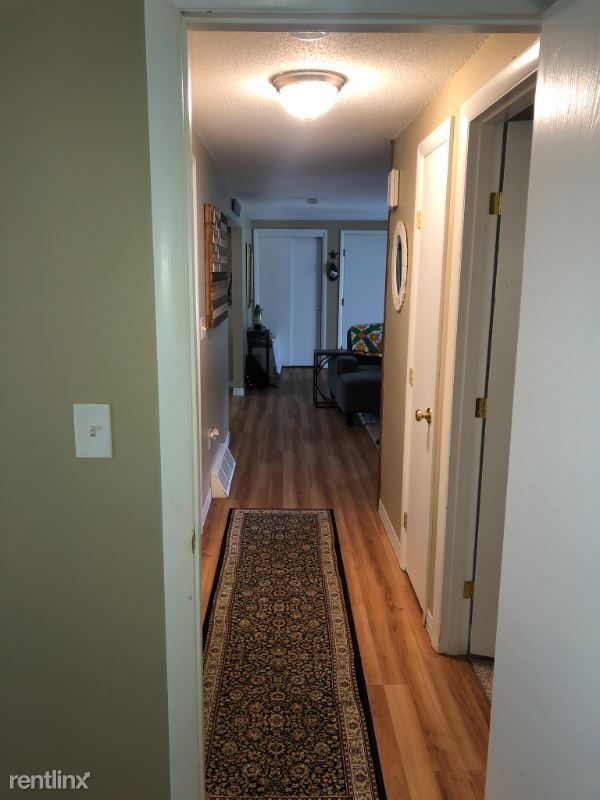 Building Photo - 2 Black Oak Dr