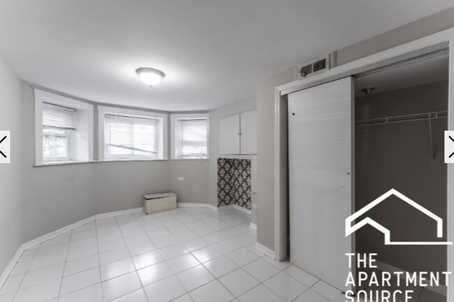 Photo - 1317 W Foster Ave Apartment