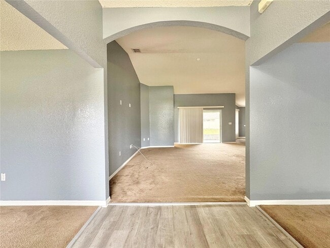 Building Photo - 823 Summer Glen Dr