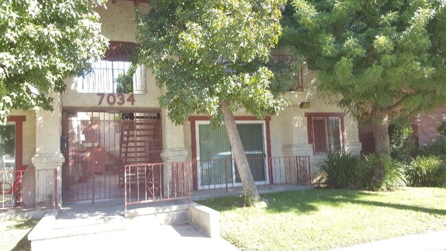 Foto del edificio - 7034 Etiwanda Ave
